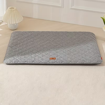 High-quality egg-shaped sponge-filled pet mat suitable for all seasons, cats and dogs.