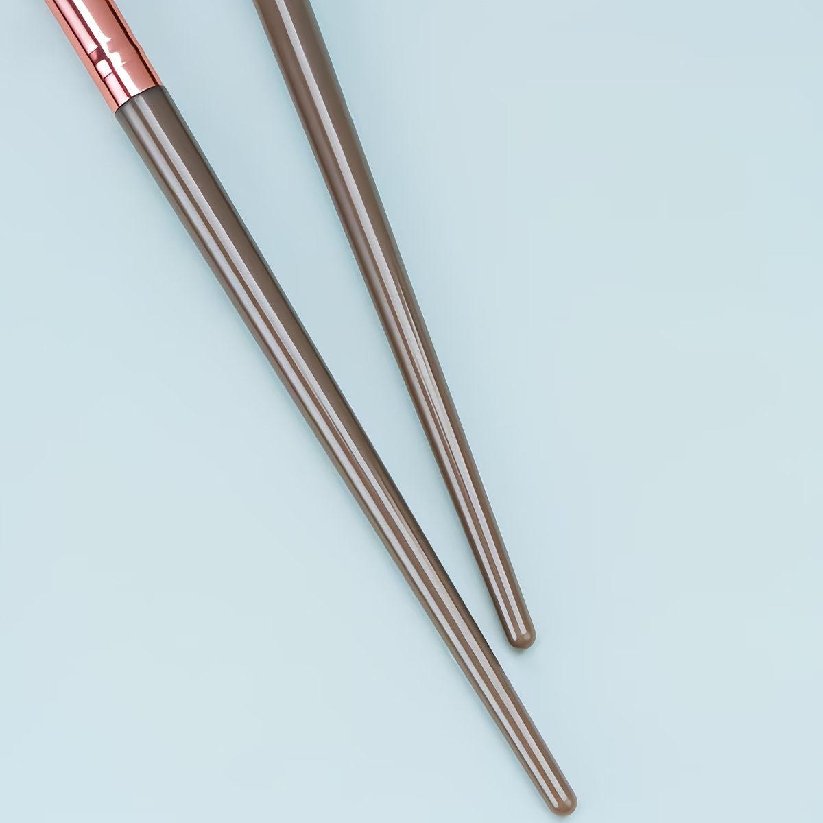 2 packs of brown makeup brushes with soft nylon bristles, suitable for all skin types