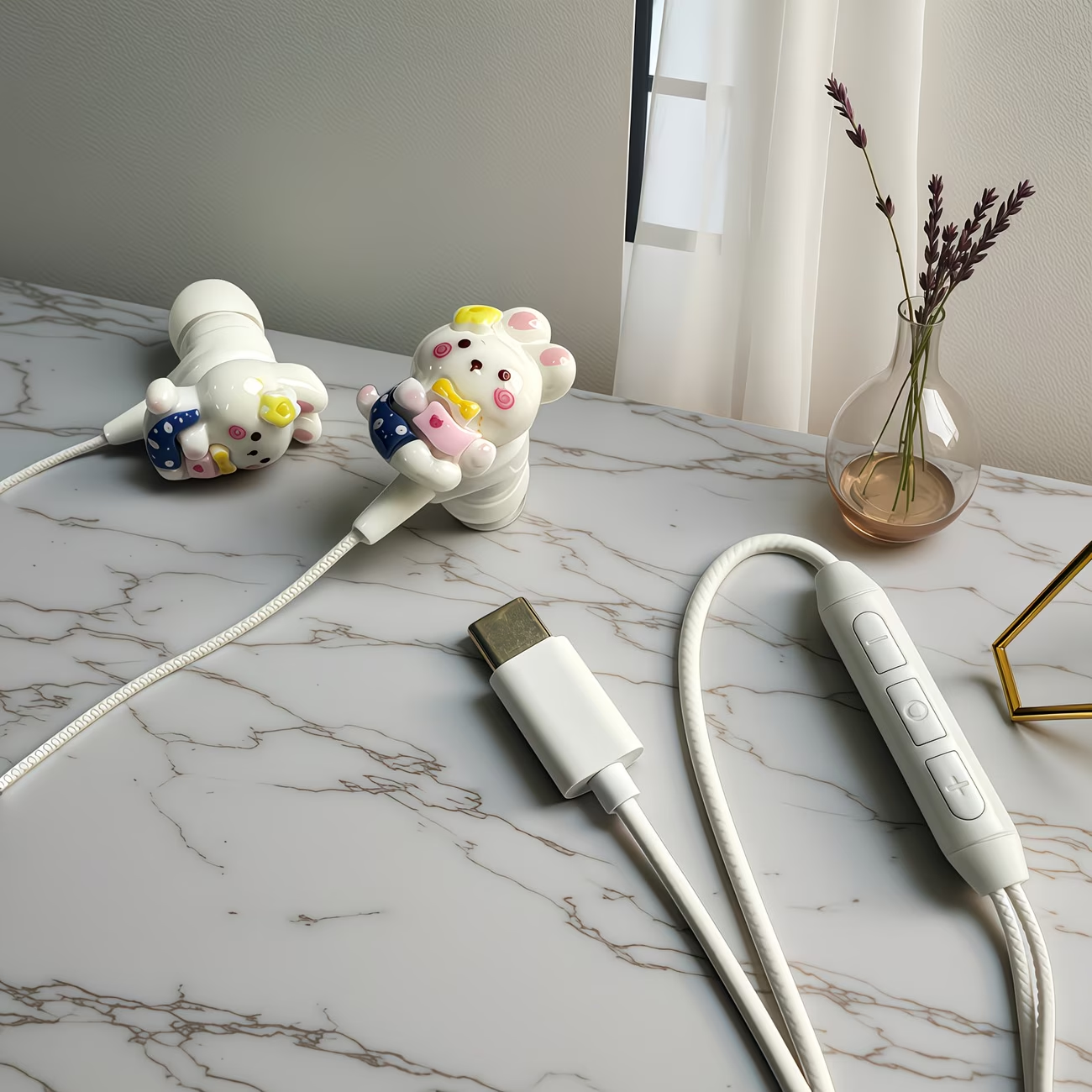 Cute cat shaped wired headphones with additional features, built-in microphone and volume adjustment