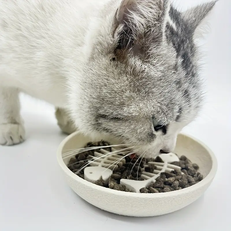 Cat food and water bowls; slow-feeding cat bowls - anti-choking, slow-chewing design.