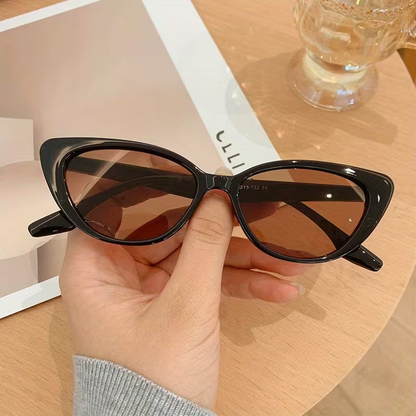 Stylish Cat-Eye Glasses Set for Men and Women - Retro Fashion Party
