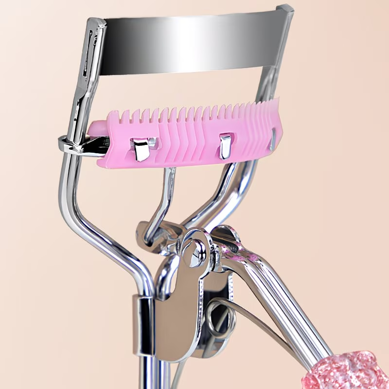 2 pieces of eyelash curler with comb handle and false eyelash assist