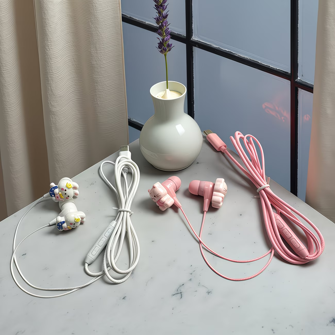 Cute cat shaped wired headphones with additional features, built-in microphone and volume adjustment