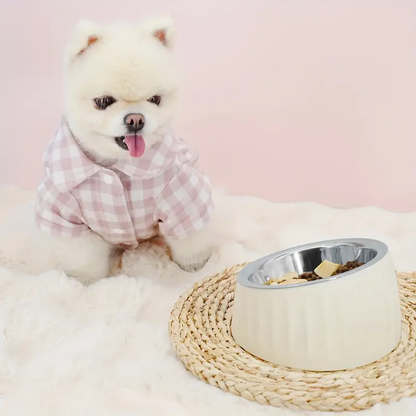 Neck-protecting pet bowl, large-capacity stainless steel dog bowl with non-slip bottom.