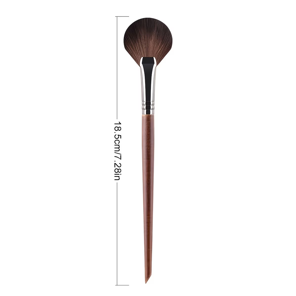 1 fan-shaped highlighter pen, soft nylon smooth wooden handle, suitable for facial highlighting