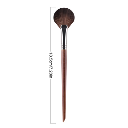 1 fan-shaped highlighter pen, soft nylon smooth wooden handle, suitable for facial highlighting